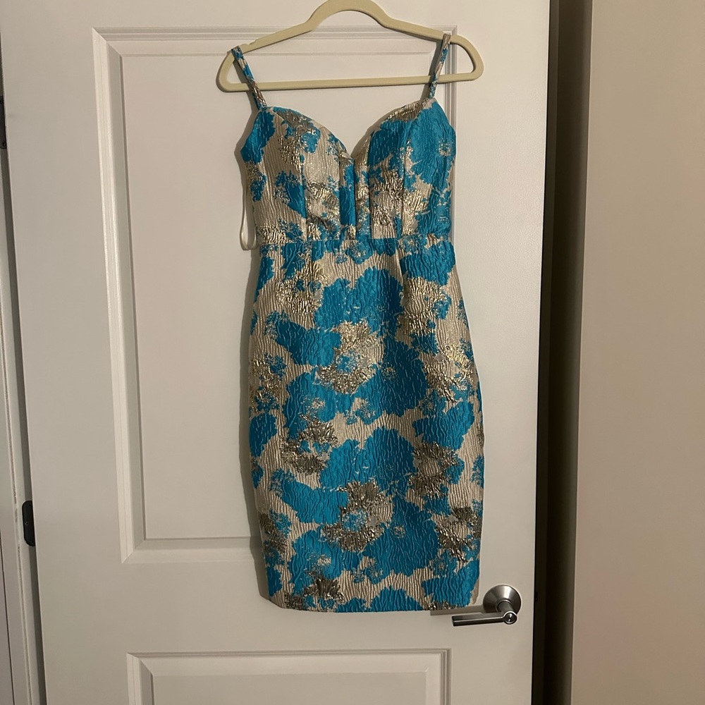Gold and Blue Sheath Cocktail Dress with Sweetheart Neckline